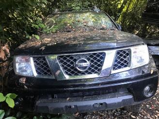 Salvage car Nissan Navara 2500 diesel / 126KW / 6VIT manueel / 2010 2010/1