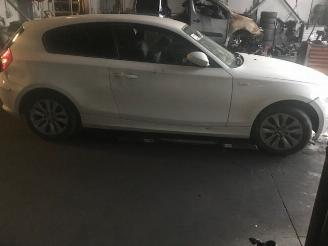 BMW 1-serie BENZINE - 1600CC - 6VIT picture 3