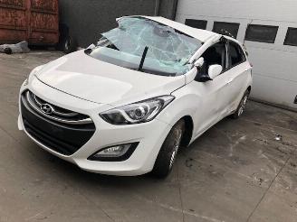 disassembly passenger cars Hyundai I-30  2013/1