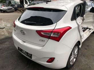 Hyundai I-30  picture 4