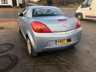 Opel Tigra 1.4 BENZINE picture 2