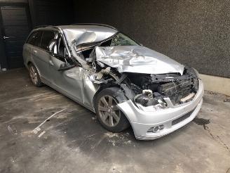 skadebil auto Mercedes C-klasse 100KM - 2148CC - DIESEL - EURO4 2009/10