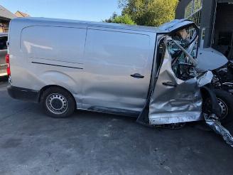 Schadeauto Peugeot Expert 2000CC / 90KW / DIESEL / EURO 6B 2017/1