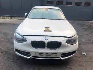 uszkodzony samochody osobowe BMW 1-serie f21 - 116i - 2014 - benzine 2014/1