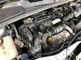 Ford Focus DIESEL - 1600CC - BREAK - 2011 picture 2