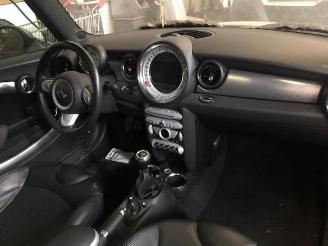 Mini Cooper S 1600CC - 128KW - BENZINE - 2009- 6VIT picture 3