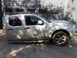 Salvage car Nissan Navara 2500CC - DIESEL- EURO5 2013/1