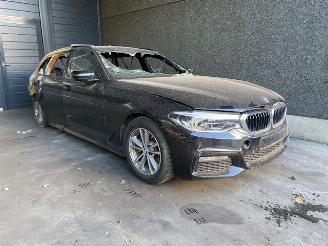 krockskadad bil auto BMW 5-serie G31 - 140KW - 2000CC- DIESEL 2018/1