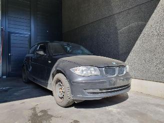 uszkodzony samochody osobowe BMW 1-serie 1REEKS / E87 - 90KW - 2000CC - BENZINE 2009/11