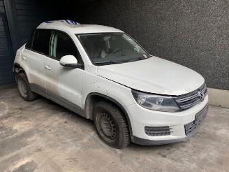 Salvage car Volkswagen Tiguan 100KW - 2000CC - DIESEL - EURO 5B 2015/3