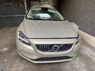 Purkuautot passenger cars Volvo V-40 2000CC - DIESEL - 88KW 2018/8