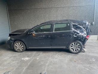 Vrakbiler auto Volkswagen Passat DIESEL - 2000CC - 103KW 2013/2