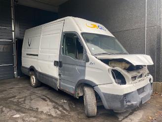 Salvage car Iveco Daily DIESEL - 2287CC - 93KW 2011/8