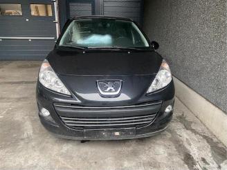 Damaged car Peugeot 207  2010