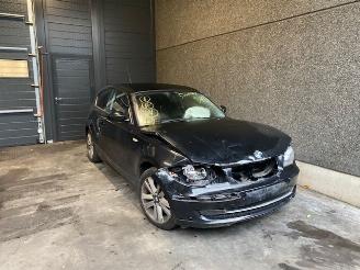 damaged passenger cars BMW 1-serie 116I E81 2010/1