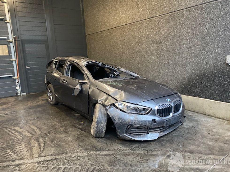BMW 1-serie 118i 1.5 TwinPower 12V Hatchback  Benzine 1.499cc 103kW FWD 2019-07 (7K31; 7K32)