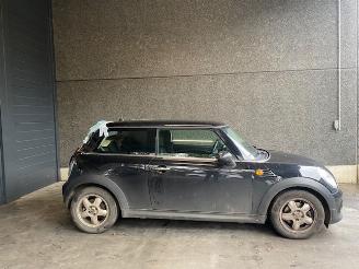 Mini One Mini (R56) Hatchback 2006 / 2013 1.6 One D 16V Hatchback  Diesel 1.598cc 66kW (90pk) picture 2