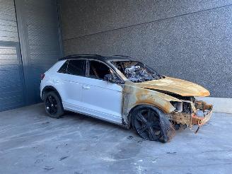 Salvage car Volkswagen T-Roc SUV 2018 2.0 TDI 150 4Motion 16V SUV  Diesel 1.968cc 110kW 4x4 2019/1