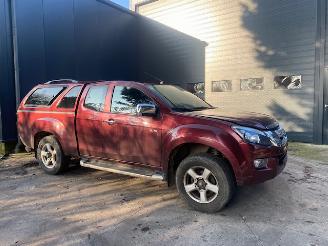 Coche siniestrado Isuzu D-Max (TFR/TFS) Pick-up 2012 2.5 D Twin Turbo 4x4 Pick-up  Diesel 2014/1