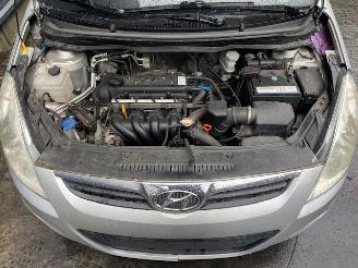 Hyundai I-20 Hatchback 2008 / 2015 1.4i 16V Hatchback  Benzine 1.396cc 74kW (101pk) FWD picture 8