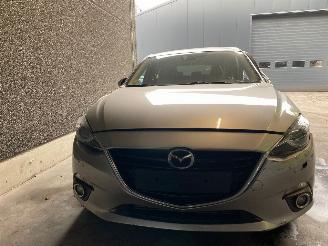 Mazda 3 (BM/BN) Hatchback 2013 / 2019 2.2 SkyActiv-D 150 16V Hatchback  Diesel 2.191cc 110kW (150pk) FWD 2013-09/2016-08 picture 4