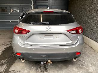 Mazda 3 (BM/BN) Hatchback 2013 / 2019 2.2 SkyActiv-D 150 16V Hatchback  Diesel 2.191cc 110kW (150pk) FWD 2013-09/2016-08 picture 5