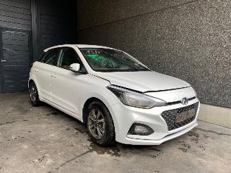 Auto incidentate Hyundai I-20 (GBB) Hatchback 2014 1.2i 16V Hatchback  Benzine 1.248cc 55kW 2020/5