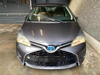 Toyota Yaris Yaris III (P13) Hatchback 1.5 16V Hybrid Hatchback  Elektrisch Benzine 1.497cc 54kW (73pk) FWD picture 4