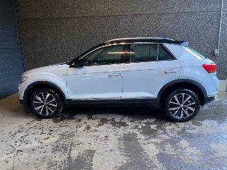 Volkswagen T-Roc T-Roc SUV 1.0 TSI 12V BlueMotion SUV  Benzine 999cc 85kW (116pk) FWD picture 4