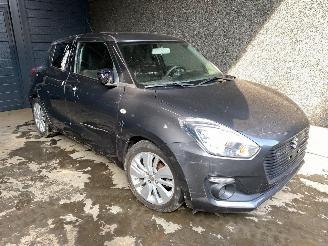 Salvage car Suzuki Swift Swift Hatchback 5-drs  1.2 Dual Jet 16V Allgrip Hatchback 4Dr Benzine 1.242cc 66kW 2018/1