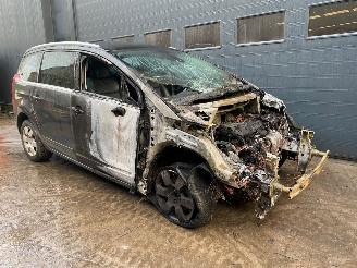 skadebil auto Peugeot 5008 5008 I (0A/0E) MPV 1.6 HDiF 16V MPV  Diesel 1.560cc 82kW (111pk) FWD 2012/3