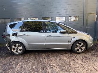 Ford S-Max S-Max (GBW) MPV 2006 / 2014 2.0 16V Flexifuel MPV   1.999cc 107kW (145pk) FWD picture 2