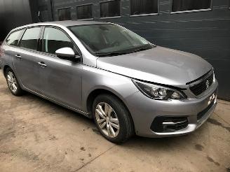 Coche accidentado Peugeot 308 SW (L4/L9/LC/LJ/LR) Combi 5-drs 2014 1.2 12V e-THP PureTech 110 Combi/o  Benzine 1.199cc 81kW 2020/11