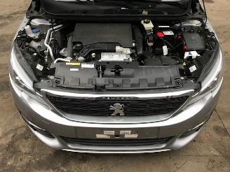 Peugeot 308 SW (L4/L9/LC/LJ/LR) Combi 5-drs 2014 1.2 12V e-THP PureTech 110 Combi/o  Benzine 1.199cc 81kW picture 6