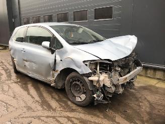 Salvage car Toyota Auris (E15) Hatchback 2006 / 2012 1.4 D-4D-F 16V Hatchback  Diesel 1.364cc 66kW FWD 2008/1