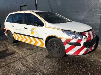 Coche accidentado Peugeot 307 Break (3E) Combi 2002 / 2009 1.6 HDi 90 16V Combi/o  Diesel 1.560cc 66kW (90pk) FWD 2005/6