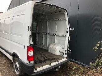 Renault Master III (FD/HD) Van 2000 / 2010 2.5 dCi 120 FAP Bestel  Diesel 2.464cc 88kW (120pk) FWD 2006-08/2010-04 picture 10