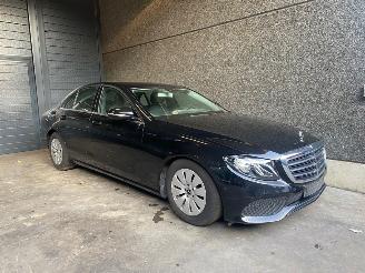 Coche siniestrado Mercedes E-klasse (W213) Sedan 2016 E-200d 1.6 Turbo 16V Sedan 4Dr Diesel 1.597cc 118kW (160pk) RWD 2016/1