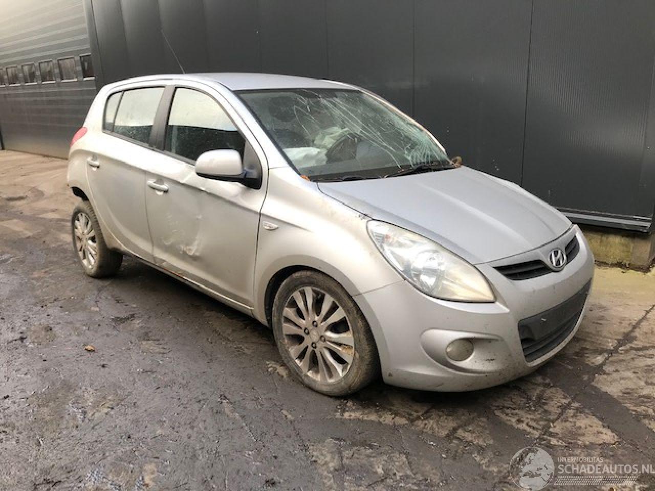 Hyundai I-20 Hatchback 2008 / 2015 1.4i 16V Hatchback  Benzine 1.396cc 74kW (101pk) FWD