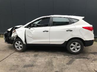 Hyundai Ix35 (LM) SUV 2010 / 2015 1.6 GDI 16V SUV  Benzine 1.591cc 99kW (135pk) FWD 2010-11/2015-09 picture 4