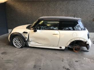 Mini Cooper (R56) Hatchback 2006 / 2013 1.6 Cooper D 16V Hatchback  Diesel 1.598cc 82kW (111pk) FWD picture 5