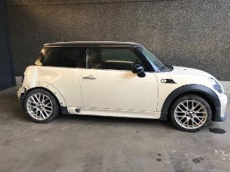 Mini Cooper (R56) Hatchback 2006 / 2013 1.6 Cooper D 16V Hatchback  Diesel 1.598cc 82kW (111pk) FWD picture 2