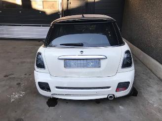 Mini Cooper (R56) Hatchback 2006 / 2013 1.6 Cooper D 16V Hatchback  Diesel 1.598cc 82kW (111pk) FWD picture 11