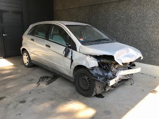 Damaged car Mercedes B-klasse (W245,242) Hatchback 2005 / 2011 2.0 B-180 CDI 16V Hatchback  Diesel 1.991cc 80kW (109pk) FWD 2005/12