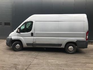 Peugeot Boxer (U9) Van 2012 2.2 HDi 130 Euro 5 Bestel  Diesel 2.198cc 96kW (131pk) FWD picture 4