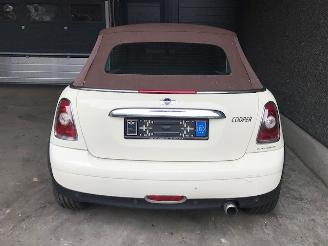 Mini Cabrio Open (R57) Cabrio 2007 / 2015 1.6 16V Cooper Cabrio  Benzine 1.598cc 85kW (116pk) FWD picture 8