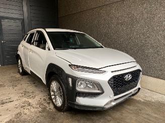 Auto incidentate Hyundai Kona SUV 2020 1.0 T-GDI 12V SUV  Benzine 998cc 88kW (120pk) FWD 2020/3