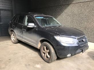 Salvage car Hyundai Santa Fe II (CM) SUV 2006 / 2012 2.2 CRDi 16V 4x4 SUV  Diesel 2.188cc 110kW (150pk) 4x4 2009/5