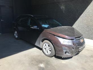 Damaged car Chevrolet Cruze SW Combi 2012 / 2015 1.7 D 110 Combi/o  Diesel 1.686cc 81kW (110pk) FWD 2014/9
