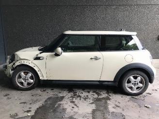 Mini Cooper (R56) Hatchback 2006 / 2013 1.6 Cooper D 16V Hatchback  Diesel 1.598cc 82kW (111pk) FWD picture 3